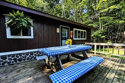 Image de Pov Resort Cabins - Owl's Nook (2 Bdrm) - Unité 6