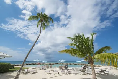 Image de Seven Mile Beach - 2ème étage avec vue sur la plage à Sunset Cove