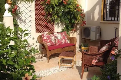 Image de Maison mitoyenne confortable - développement calme - tout juste au coin de la rue