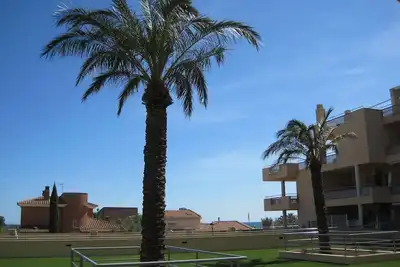 Image de Appartement Avec Terrasse Et ACCÈS Direct Aux Piscines Et PRÈS De La Plage