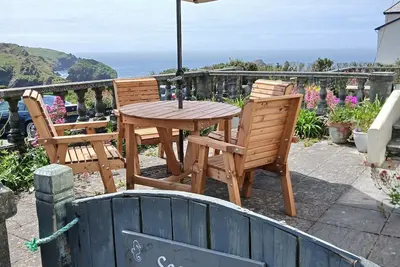 Seaspray - Cadre inspirant de falaise avec une vue fantastique sur la mer