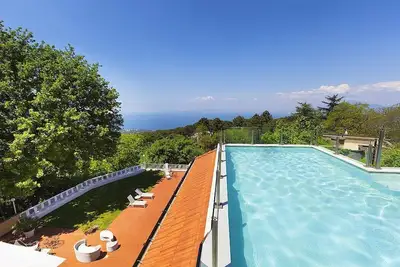 Image de Villa Godiva: A splendid and luminous two-story villa located on a hillside, facing the sea, with Free Wi-Fi.