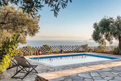Image de Villa Glikeria, W / piscine, belle vue sur la mer et proche de tout