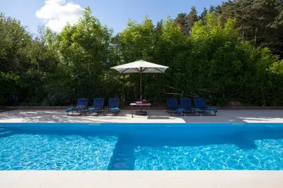 Image de Gogwell: Unique maison du Devon avec piscine chauffée pour 12 personnes ou plus
