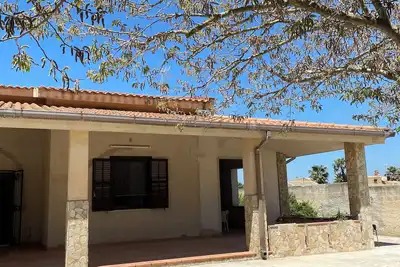 Image de Villa Individuelle Avec Gardien à 500 Mètres de la mer