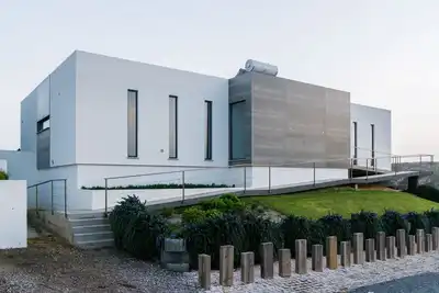 Image de Villa with swimming pool 800 m from the beach.