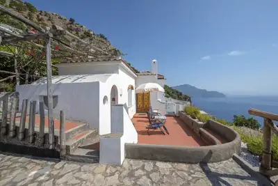Image de Elégante villa avec magnifique terrasse -vue sur la mer