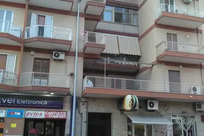 Image de Petit appartement situé au 5ème étage sans ascenseur.