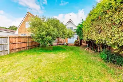 Image de Bournecoast: Family Friendly Chalet Bungalow With Garden And Parking - Hb6189