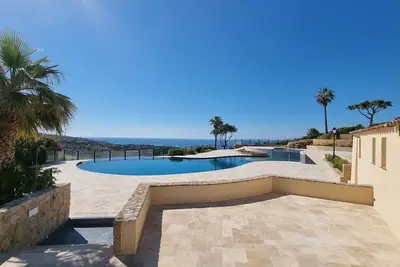 Image de Maisonette vue mer, piscine, jardinet et tennis - 4 couchages