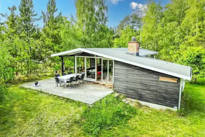 Image de Maison confortable au milieu de la belle nature - à 5 minutes de la belle plage de sable.