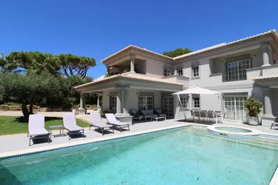 Image de Maison de vacances Almancil pour 1 - 8 personnes avec 4 chambres à coucher - Domicile de vacance de