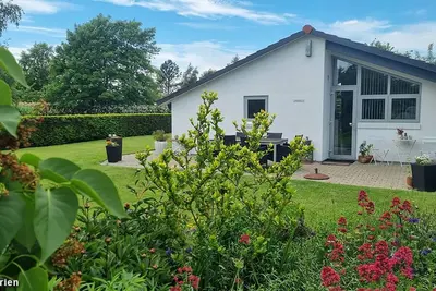 Image de Belle maison de vacances avec 3 chambres, 1 salle de bain avec sauna et cuisinière