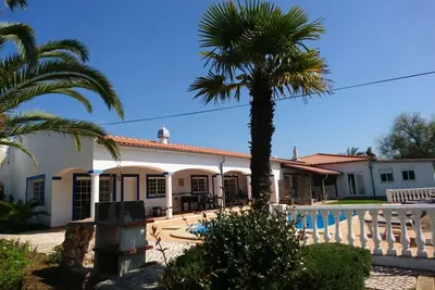 Image de Appartement pour 4 personnes sur un grand terrain avec piscine privée