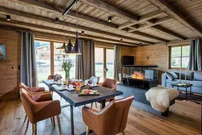Image de Bently Chalet - Chalets et pavillons événementiels La Soa