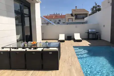 Image de Villa de ville neuve avec piscine - Villa Vincent