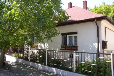 Image de Maison de vacances avec jardin, WiFi et climatisation dans la maison