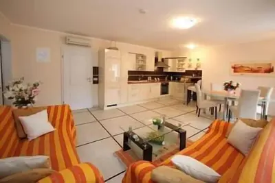 Image de Maison de vacances Vrsar pour 1 - 6 personnes avec 3 chambres Ă coucher - Maison de vacances