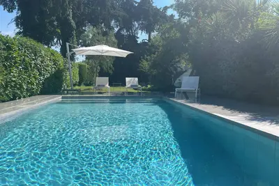 Image de Villa familiale calme, piscine privée&grand jardin - Location 15 jours minimum