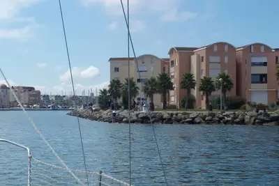 Image de T3 climatisé  wifi 45m² vue sur le port  Gruissan 4 pers, resto et plage à pied