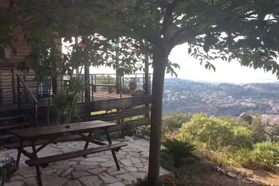 Image de Maison contemporaine en bois sur les collines d'Ollioules