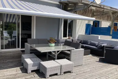 Image de Bel appartement  terrasse face à la mer plage de sable fin