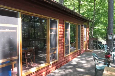 Image de Chalet de charme sur le lac Upper Rideau près de Westport, On