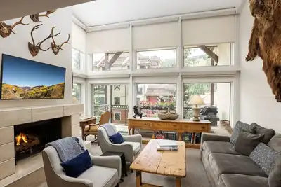 Image de M410- Récemment rénové 3 chambres / 3 salles de bains à Lionshead