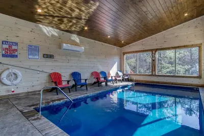 Big Elk Lodge - Sleep 74!