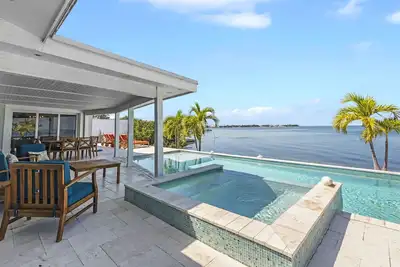 Belle maison de plain-pied avec vue dégagée sur le golfe!