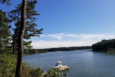 Image de Baisse de prix pour les dernières semaines d'été - Bord de l'eau avec quai dans la région de New Seabury