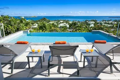 Image de Villa de luxe Orient Bay avec des vues spectaculaires