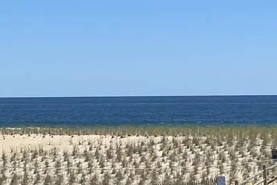 Image de Lavallette Beach maison avec vue sur l'océan à quelques pas de la plage