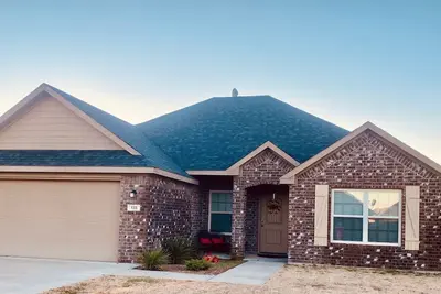 Image de Maison 5 étoiles spacieuse et privée. 6 couchages. Près de Casino, Concerts, Lac, Collège.