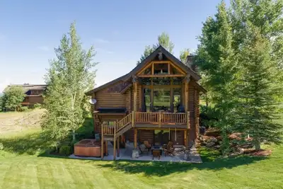 Image de Cabine familiale à proximité des commodités du complexe, des étangs de pêche et des sentiers