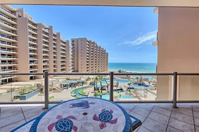 Image de Magnifique condo de 2 chambres à Las Palomas avec chambre avec lits superposés en prime