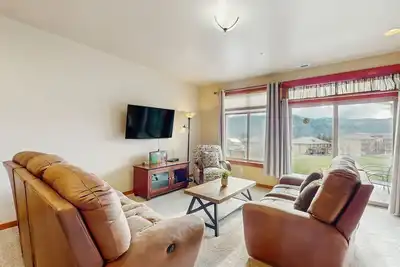 Image de Nouvelle Liste! Spacieux, condo de parcours de golf w / un patio meublé - à pied des restaurants