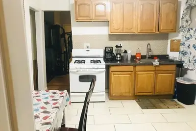 Image de 2 Bd in 3 Bd Home Près de Nyc, Ewr, Prudential Center