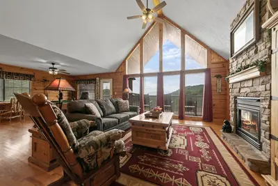 Image de Nouveau sur Vrbo Accro dans les Smokies 2 près de Dollywood / Amazing Mtn view