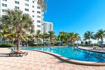 Image de Hollywood Beach, 10t, Sur la plage