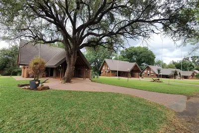 Image de Ekuthuleni River Front Chalets