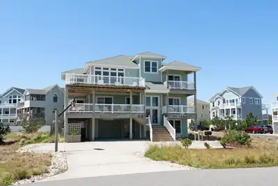 Image de Rest-A-Sure: Vue sur l'océan, piscine privée chauffée et bain à remous, salle de jeux avec table de billard.