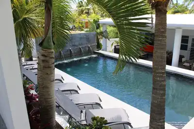 Palm Cottages - The Pool Cottage - Paradise Tropical Lush