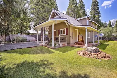 Image de Nouveau! Chalet avec espace dans la cour arrière, 0, 5 mi jusqu'au lac Trinity