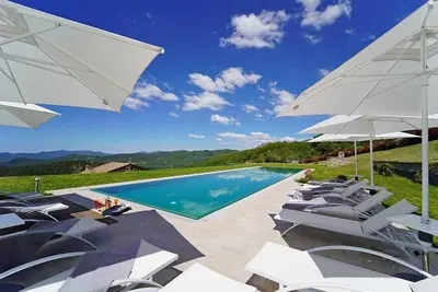 Image de **Last Minute** Podere Gaia 16 Pax pool 5x20, A/C, WiFi, Bbq, near Cinque Terre