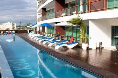 Image de Appartement Deck 12 Tower avec vue sur la marina