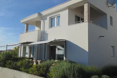 Image de Maison de vacances Rtina pour 1 - 9 personnes avec 3 chambres à coucher - Maison de vacances