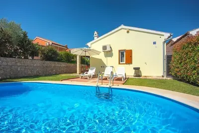 Image de Maison de vacances avec piscine privée pour 6 personnes env. 80 qmà Banjole, Istrie (Istrische Riviera)