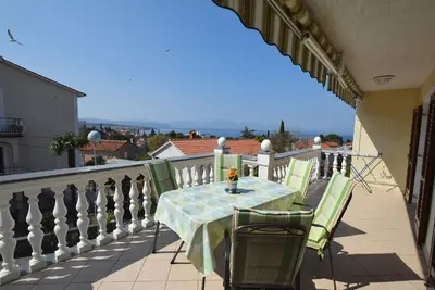 Image de Appartement de vacances Malinska pour 1 - 5 personnes avec 2 chambres à coucher - Appartement de vac