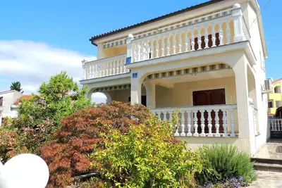 Image de Appartement de vacances Malinska pour 1 - 5 personnes avec 2 chambres à coucher - Appartement de vac